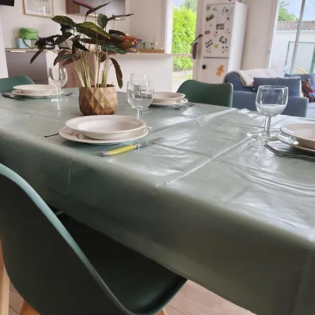 Maison Neuve Avec Climatisation Et Jaccuzzi Pessac