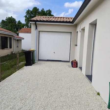 Maison Neuve Avec Climatisation Et Jaccuzzi Villa Pessac