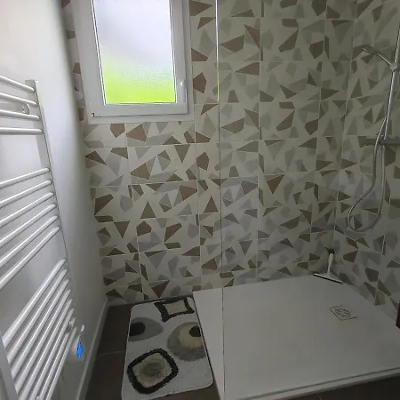Villa Maison Neuve Avec Climatisation Et Jaccuzzi *
