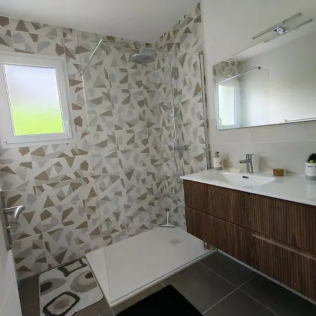 Maison Neuve Avec Climatisation Et Jaccuzzi Villa *